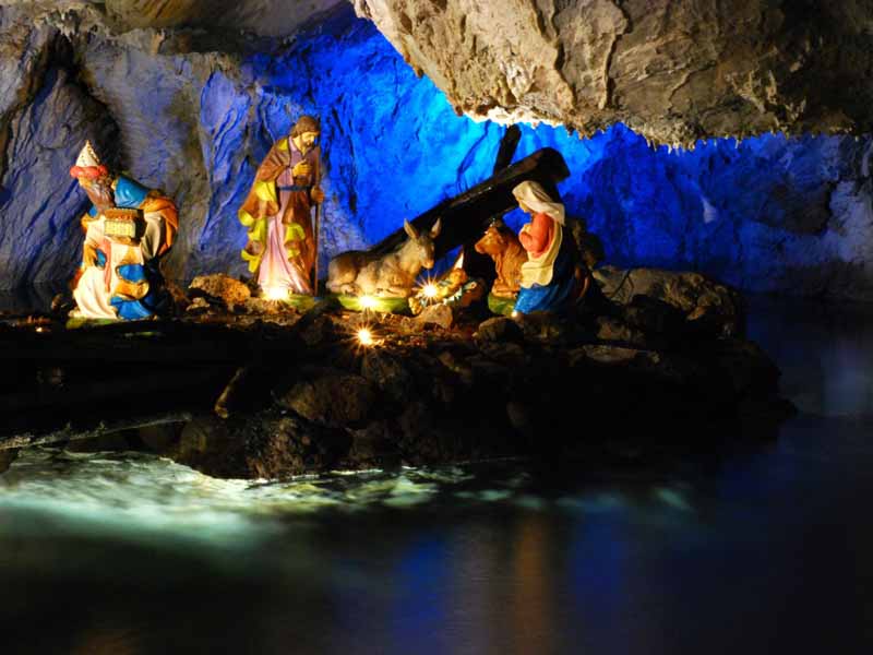 Presepe in grotta a Pescaglia - Presepi da visitare in Toscana