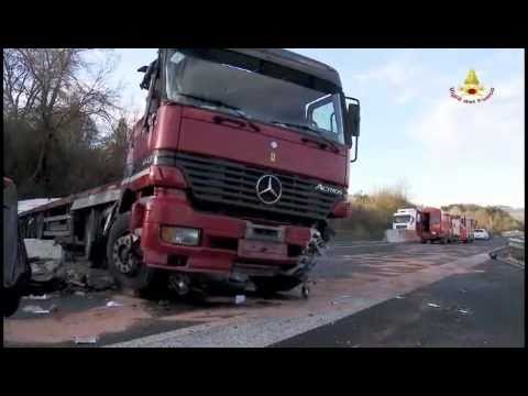 Tir si ribalta, caos sulla Fi-Pi – Li