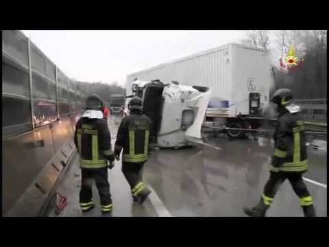 Camion intraversato: caos sull’Autopalio / VIDEO