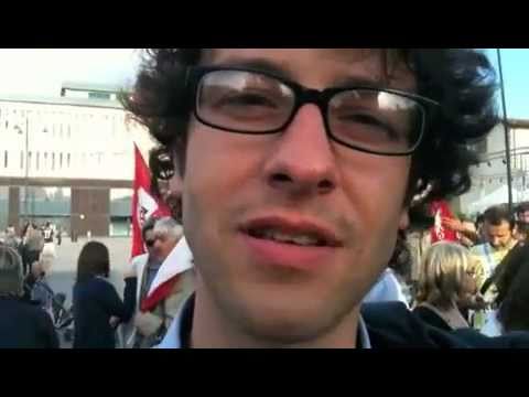 Festa per il referendum, ma spuntano scritte anti-Renzi / FOTO E VIDEO