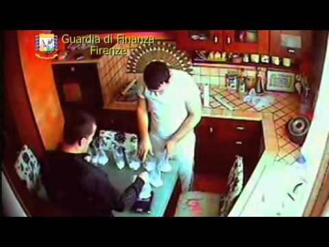 Droga, laboratorio fai-da-te dello spaccio scoperto in una casa