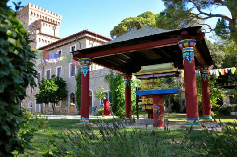 Il centro buddista di Pomaia: il tibet in Toscana