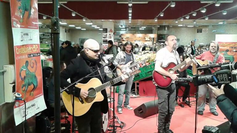 SORPRESA. BANDABARDÒ IN CONCERTO AL SUPERMERCATO