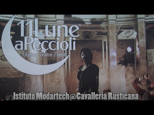 L’opera si veste di scarti industriali