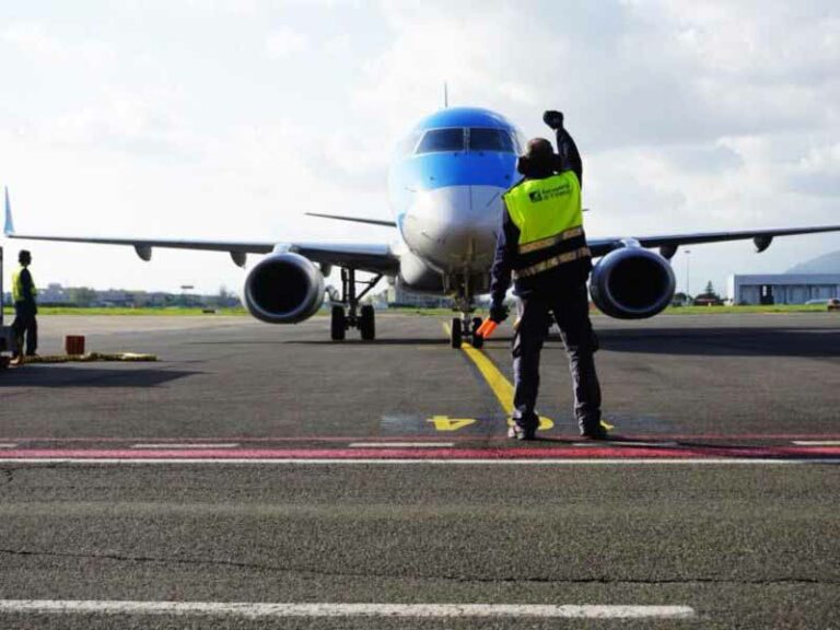 Voli low cost, le novità da Pisa e Firenze