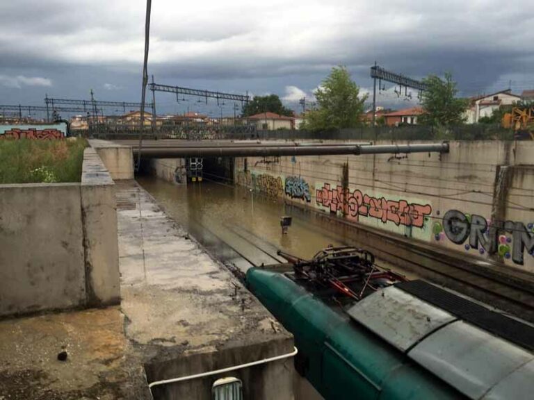 Allagamenti a Pisa. Ritardi dei treni