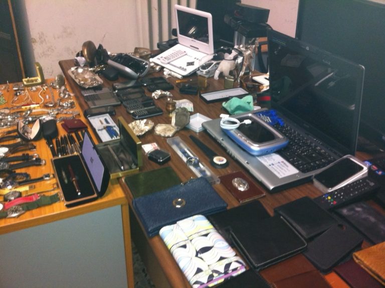 In manette un banda specializzata nei furti in appartamento / FOTO