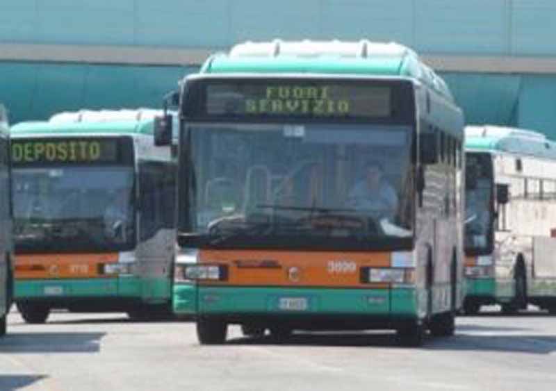 Scatta lo sciopero. Treni, autobus e aerei a rischio