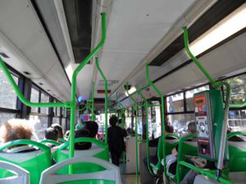 Mattina di controlli sui bus e alle fermate: 212 persone multate