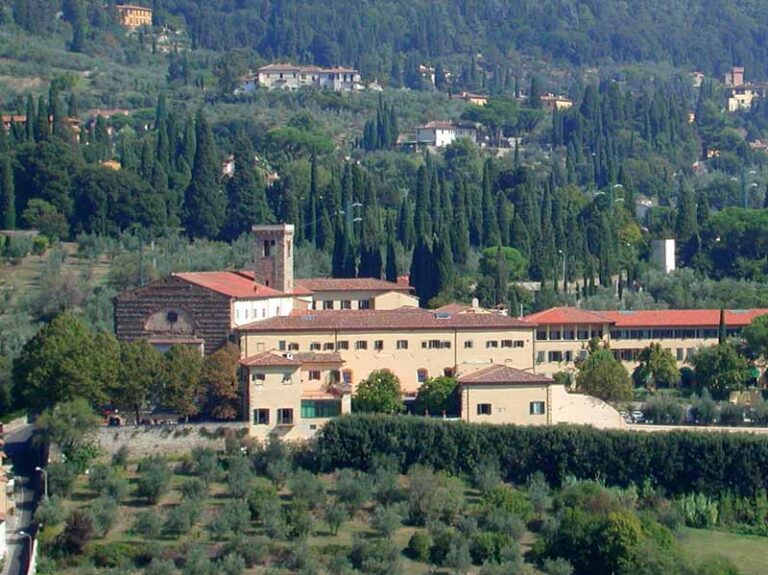 A rischio la facciata della Badia Fiesolana