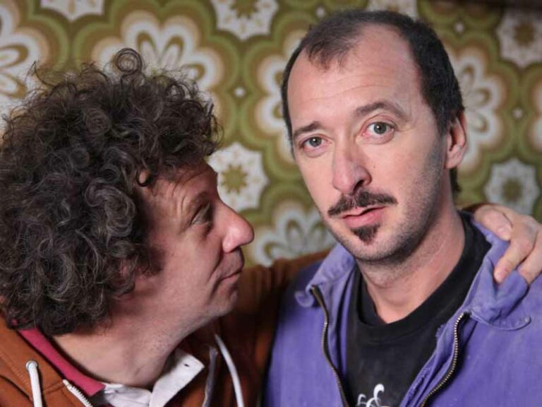 ”Basta poco” per trovare la felicità: esce il film che fa sorridere e pensare