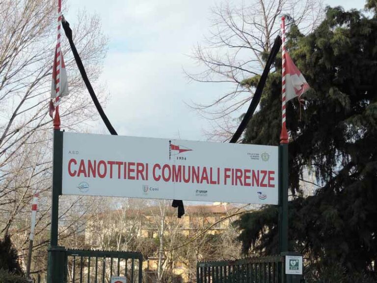 E in Arno arriva la ”Befana in canoa”
