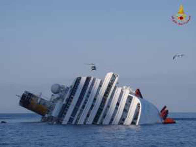Intervista shock di Schettino ad Oggi. Il comandante smentisce: mai rilasciata