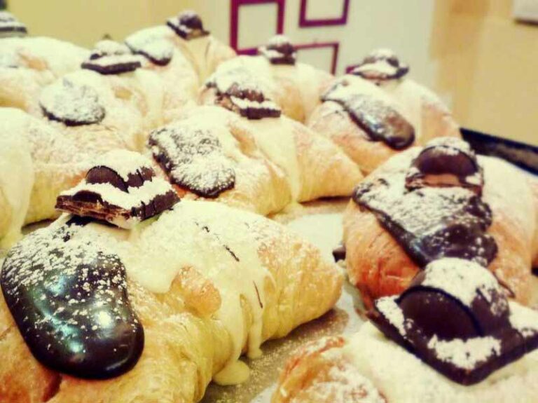 Cornetto di notte a Firenze, tra l’Isolotto e Legnaia