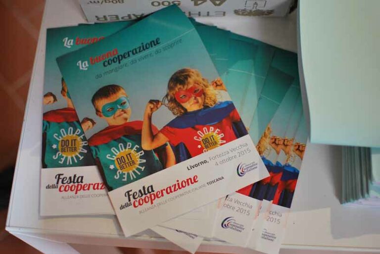 In centinaia alla festa della cooperazione a Livorno
