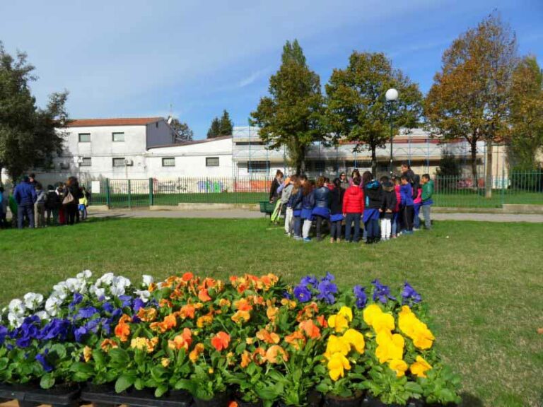 300 bambini per la festa dell’albero del Q5