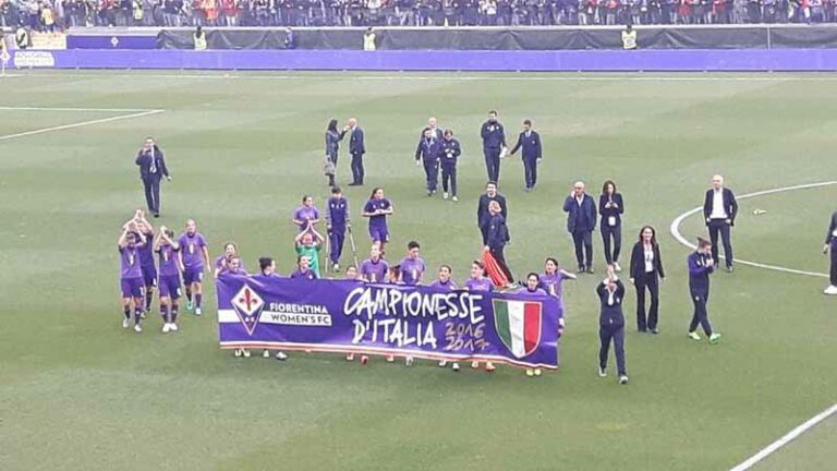Scudetto della Fiorentina (in rosa)