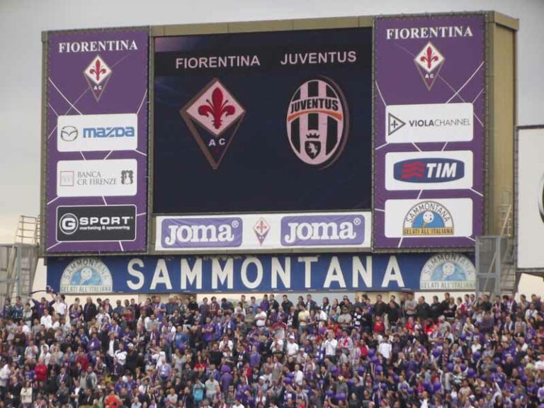 Fiorentina, con la Juventus una notte per la finale