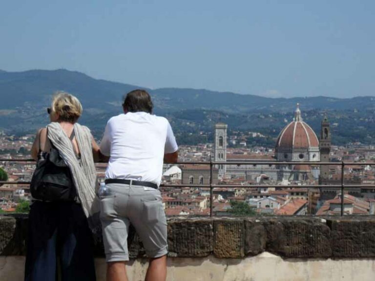 Toscana, il turismo batte la crisi