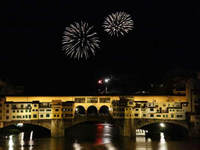 ‘Fochi’ una volta al mese, fino a San Giovanni