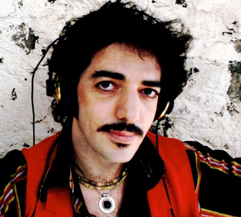 Max Gazzè canta i Genesis