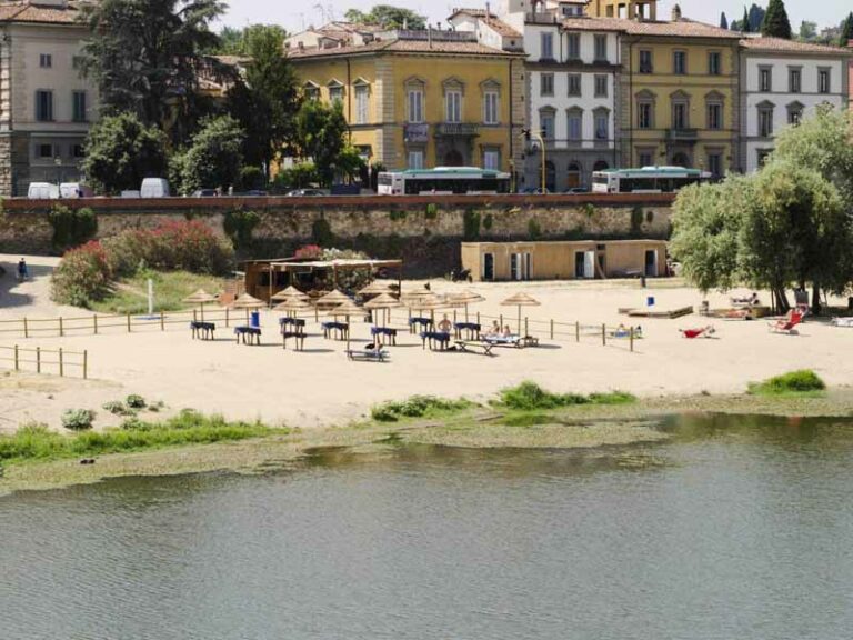 Ferragosto in spiaggia? Sì, ma a Firenze