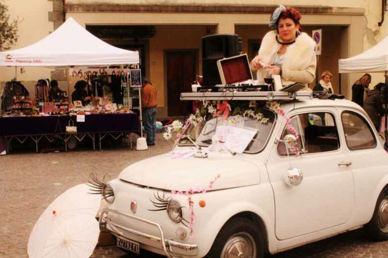 Liscio, poesia e buon cibo: arriva Florence Folks Festival