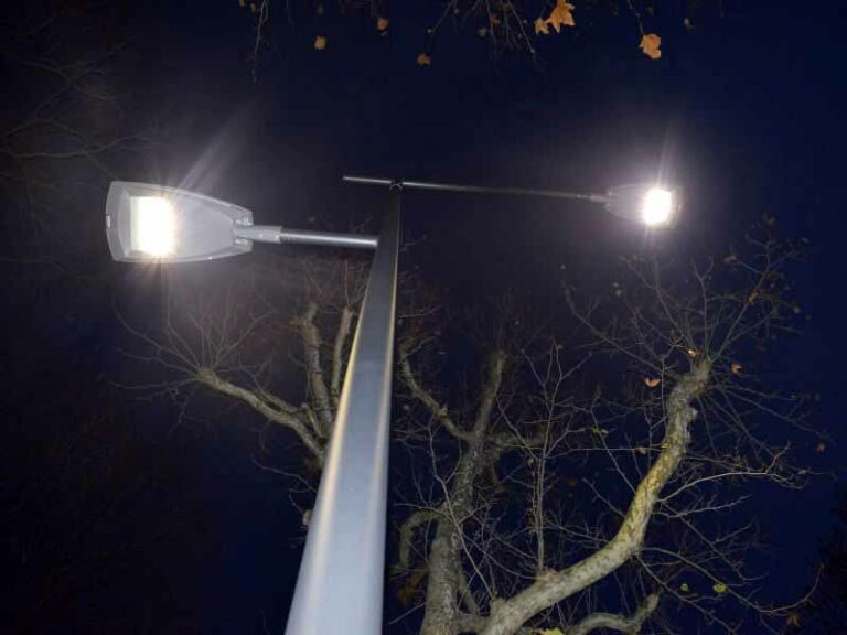 Rivoluzione della luce a Firenze in arrivo lampioni led