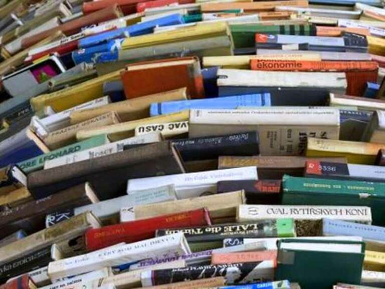 Isolotto, riapre il mercatino dei libri scolastici usati