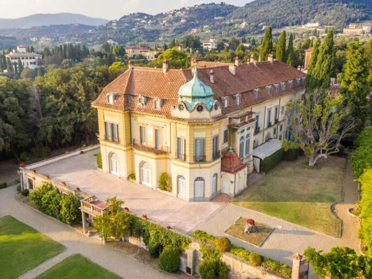 Vendesi castelli (da sogno) a Firenze