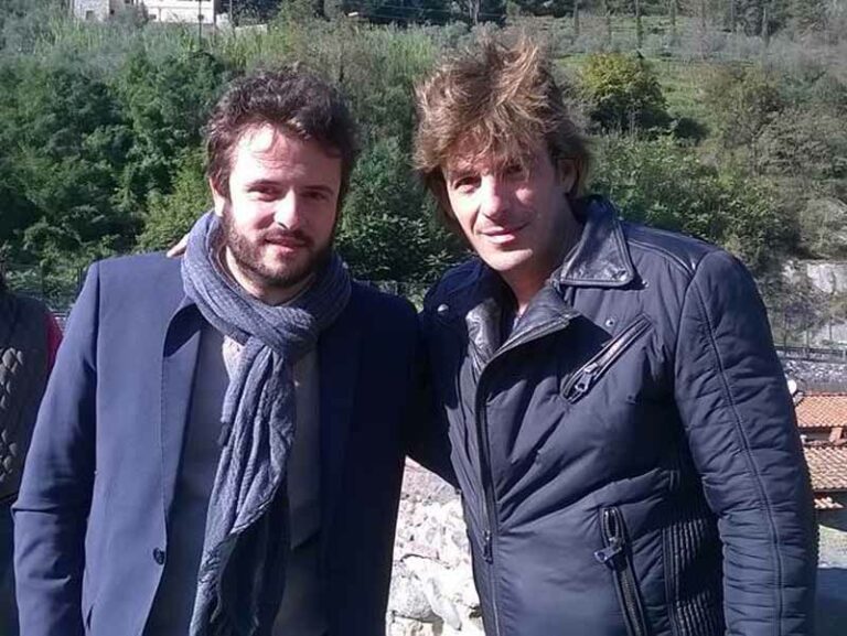 Giù dal Ponte del Diavolo dentro a un barile: è l’impresa del Mago Casanova