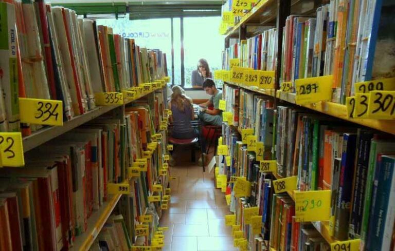 Usati o alla Coop, come risparmiare sui libri scolastici a Firenze