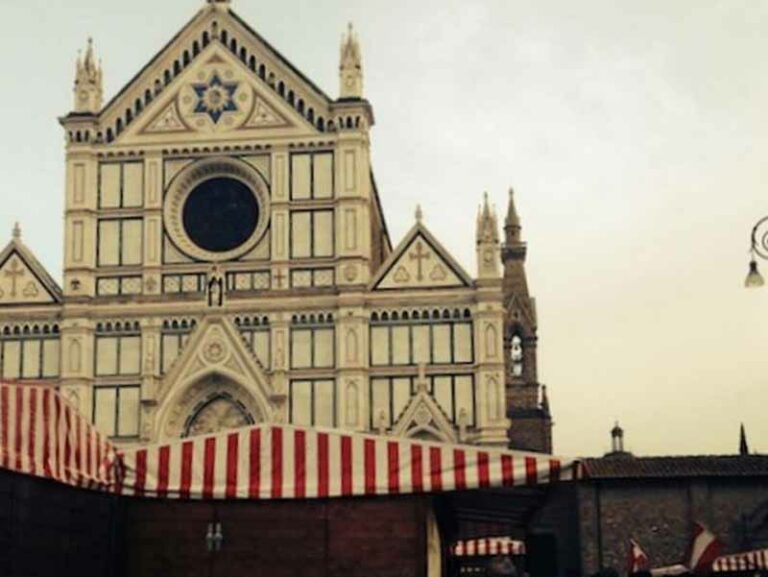 Nessun trasloco. Il mercatino è in Santa Croce