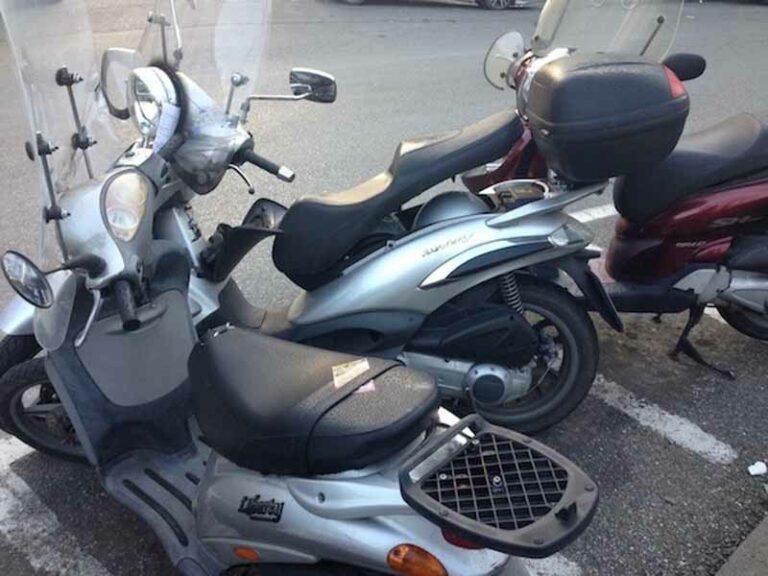 Gavinana, motorini nel mirino dei vandali