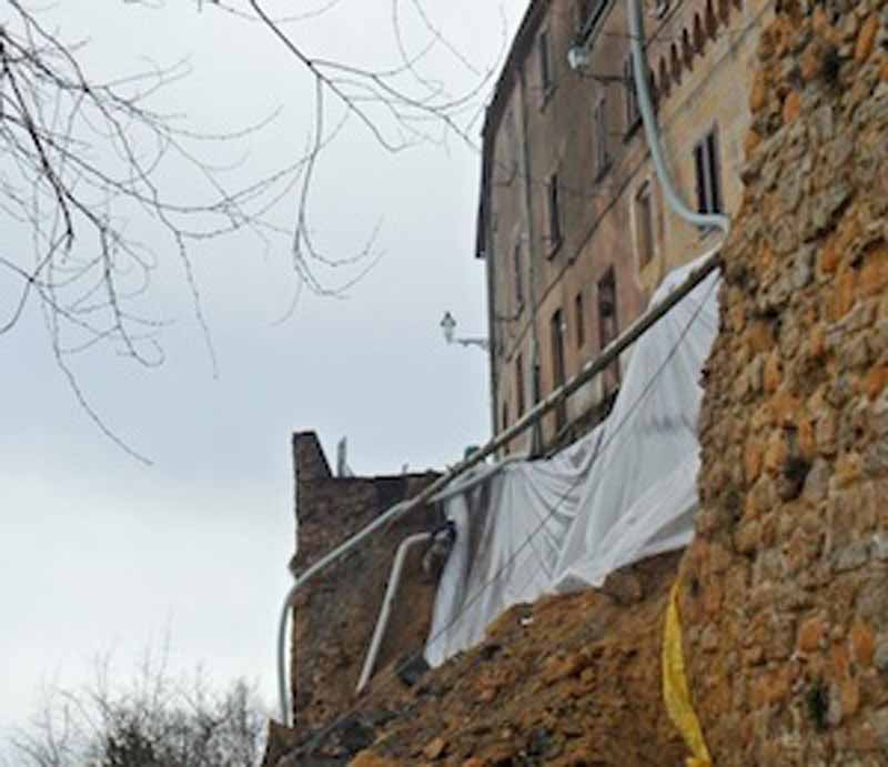 Mura crollate a Volterra, giovedì il sopralluogo al cantiere / FOTO