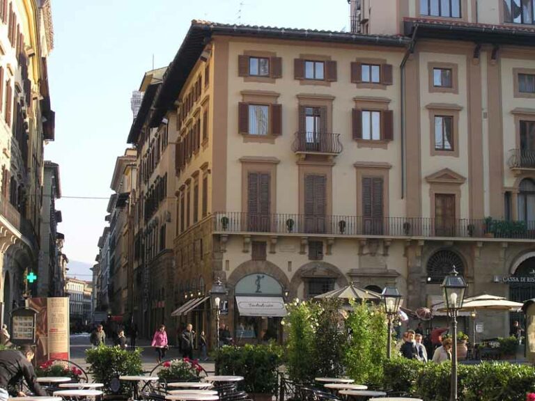 Palazzo Bombicci (Piazza della Signoria, angolo via dei Calzaioli)