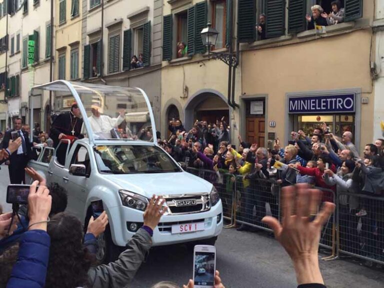 Papa a Firenze, il giorno dopo. ”Giornata di festa, grazie a tutti”