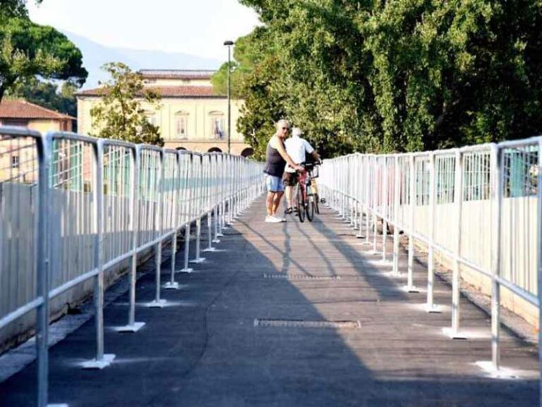 Passerella dell’Isolotto con tornello. E scoppiano le polemiche