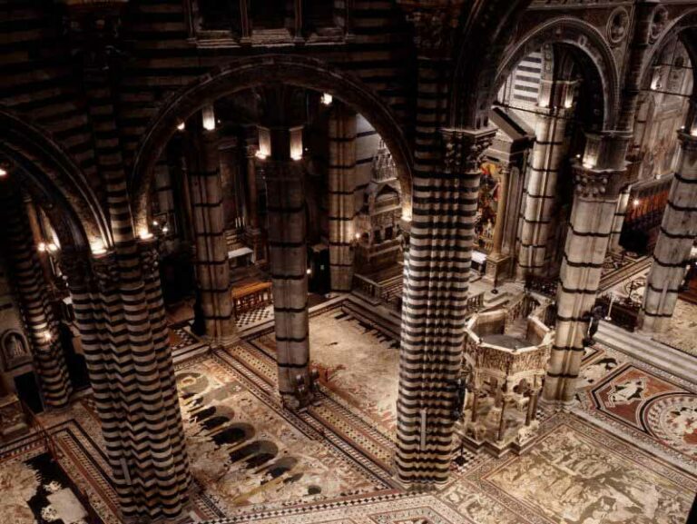 Pavimento del Duomo di Siena: gli orari di apertura 2017