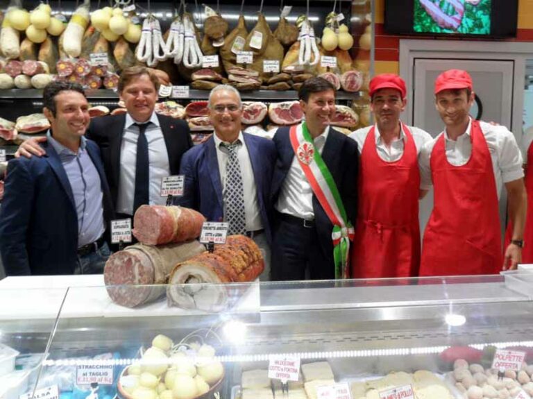 Taglio del nastro al Penny Market dell’Argingrosso