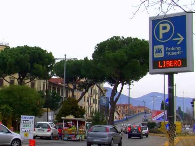 Rivoluzione della viabilità in piazza Alberti