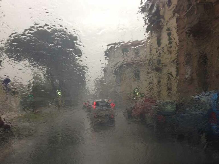 Arriva la pioggia, allerta gialla per vento e temporali