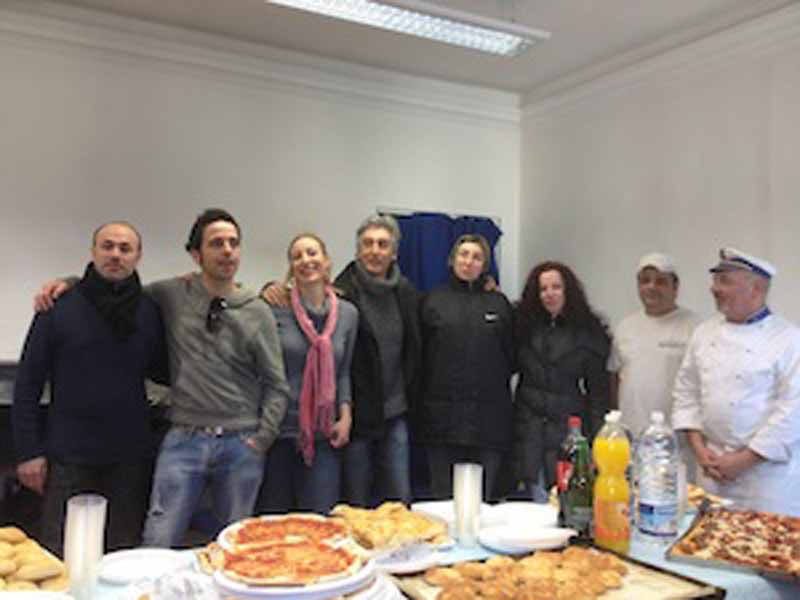 Dieci disoccupati ”laureati” pizzaioli