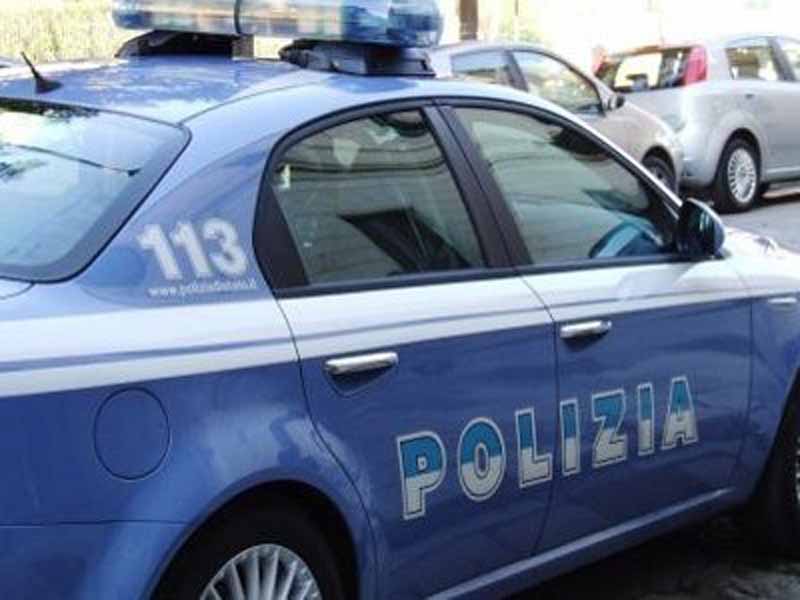 Latitante entra al bar del tribunale, arrestato
