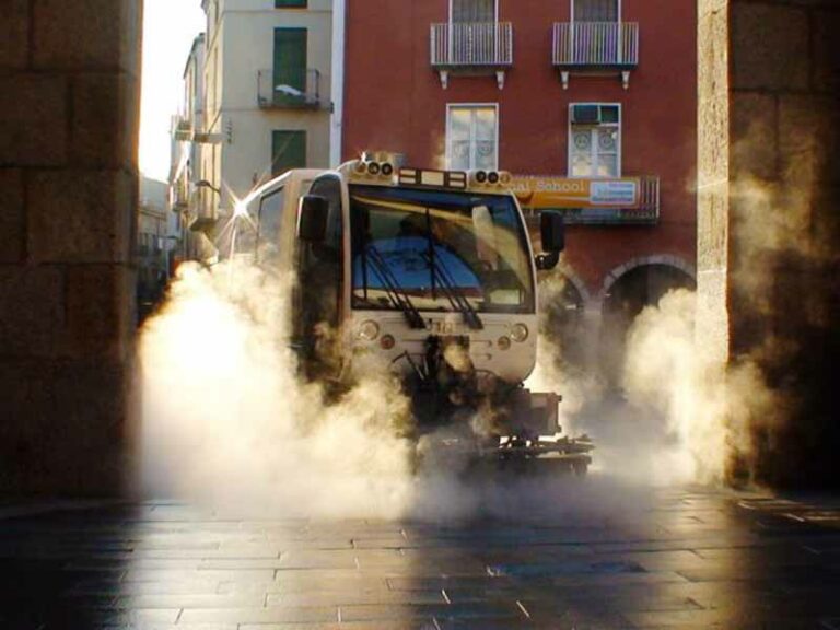Riprende la pulizia strade a Firenze