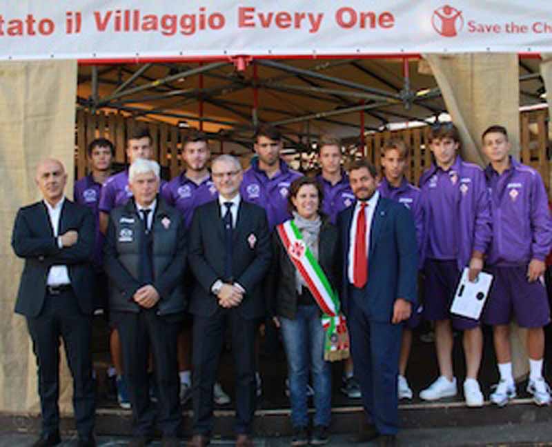 In piazza Santa Maria Novella il villaggio di Save the Children