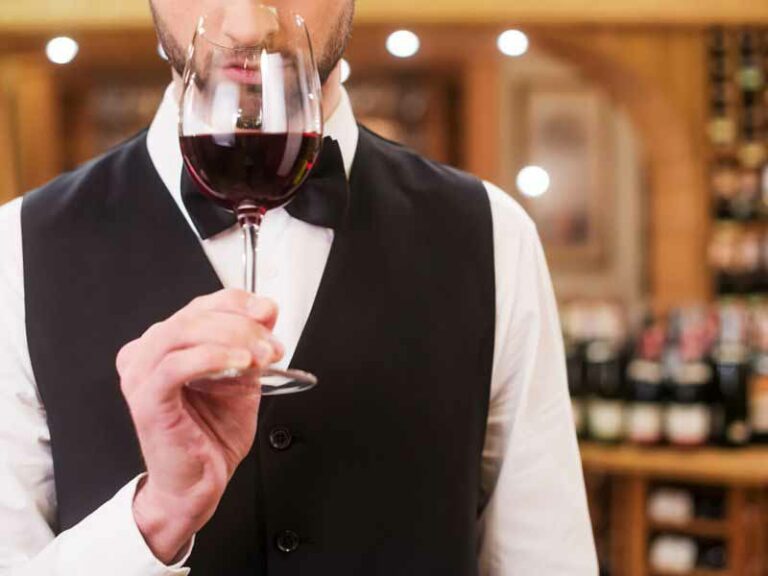 Chi studia nel bicchiere: corsi per sommelier a Firenze