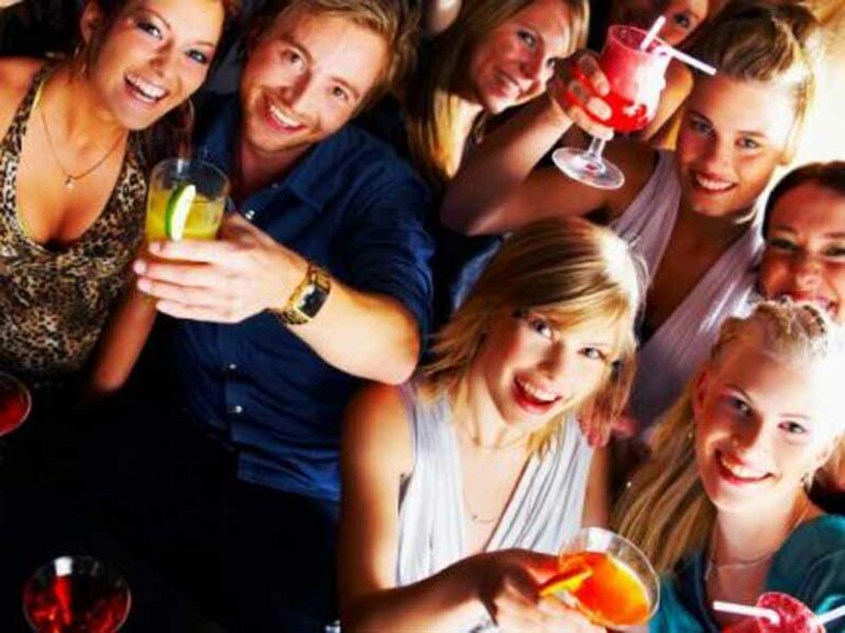 Lucchetto per lei, combinazione per lui: scatta l’amore con il Lock party