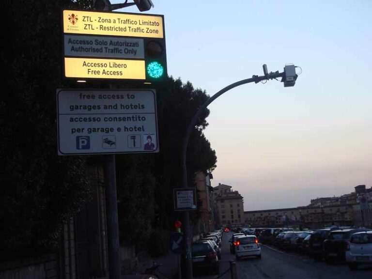Torna la Ztl estiva notturna