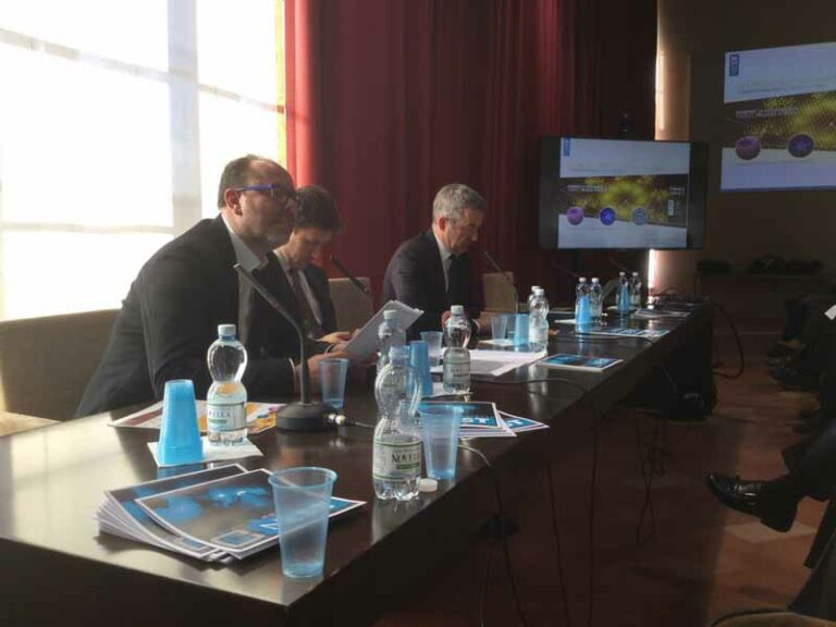 La cooperazione diventa hi-tech